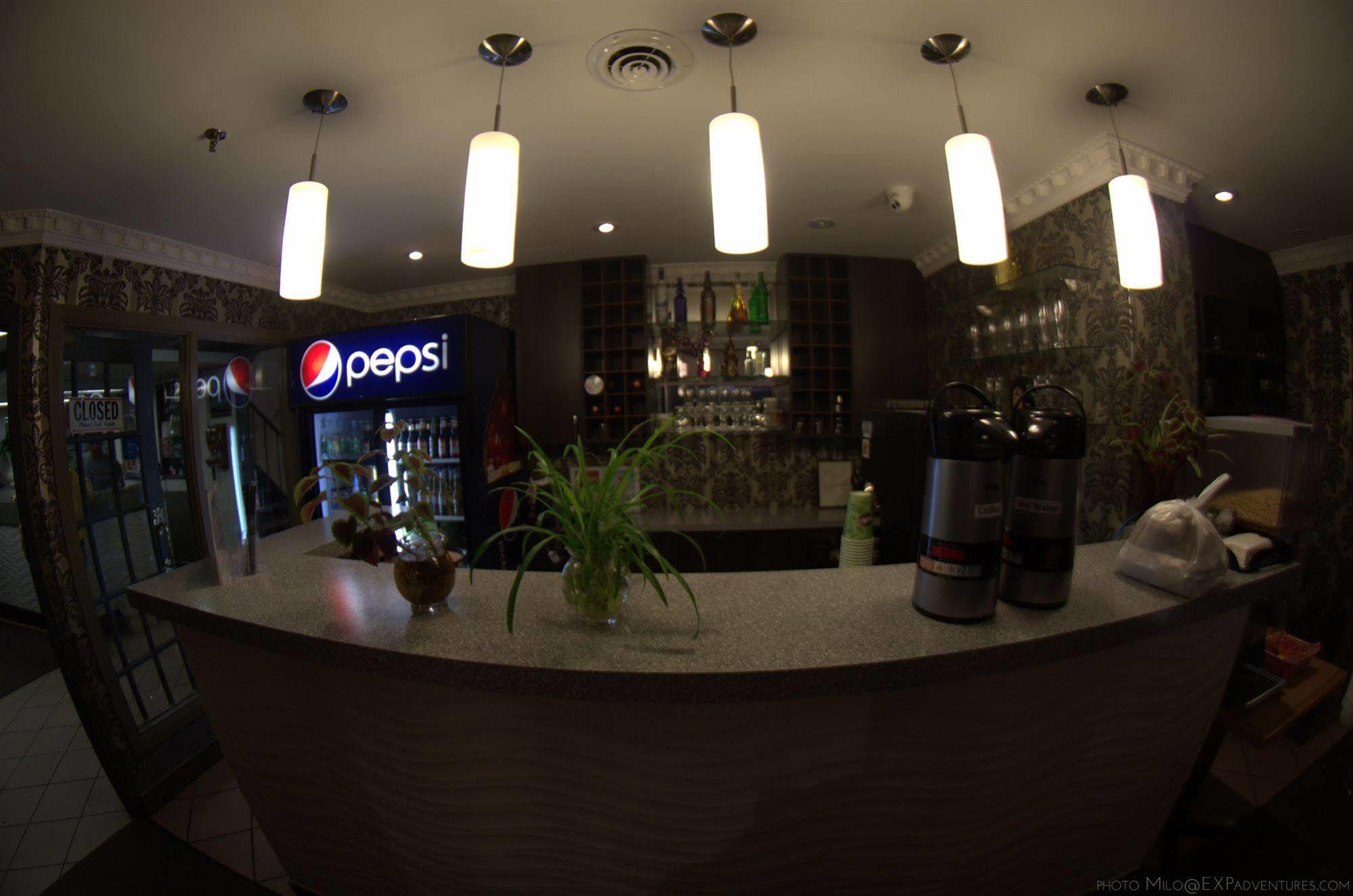 Hotel Royal Plaza Γουίνιπεγκ Εξωτερικό φωτογραφία