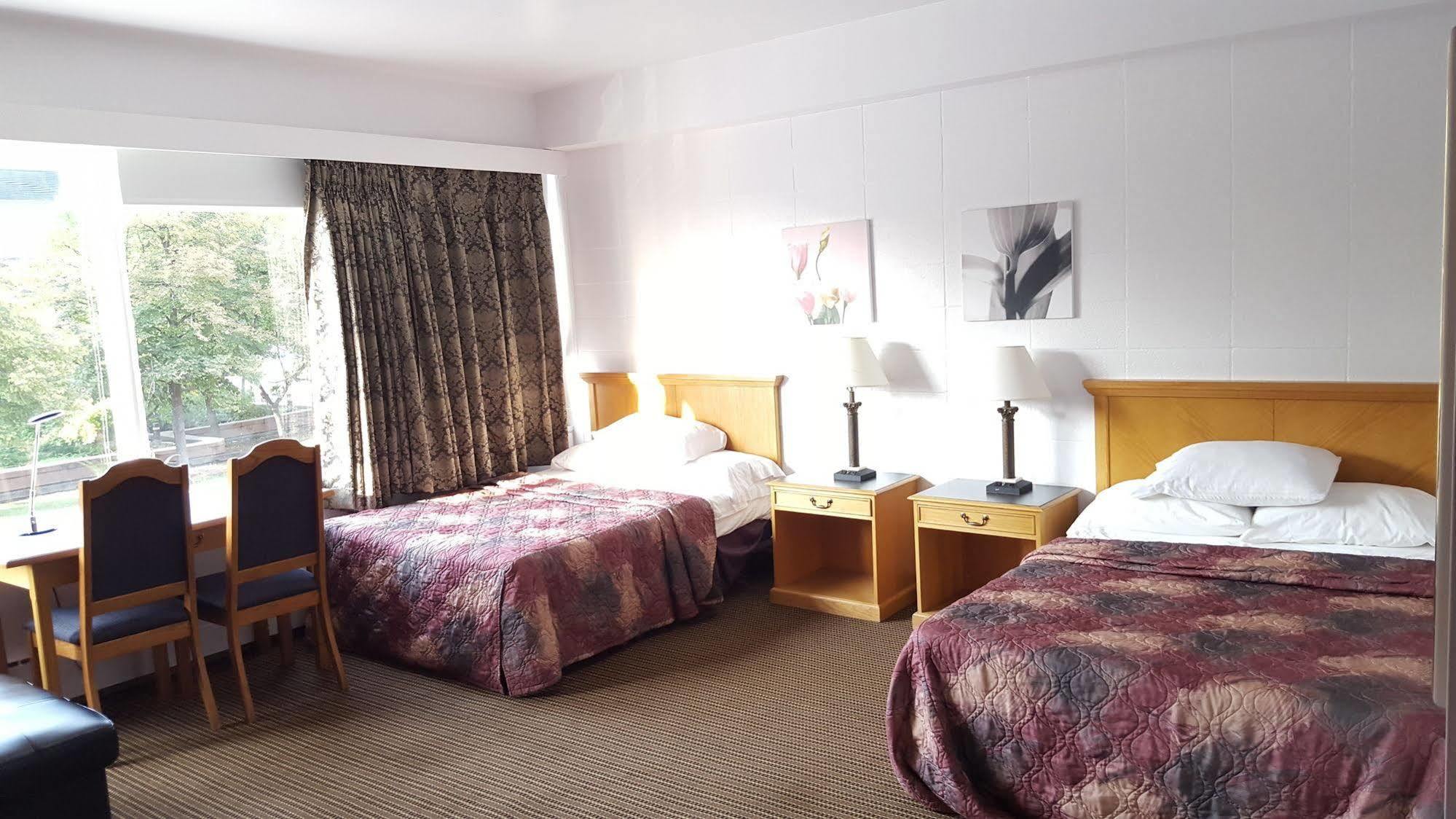 Hotel Royal Plaza Γουίνιπεγκ Εξωτερικό φωτογραφία